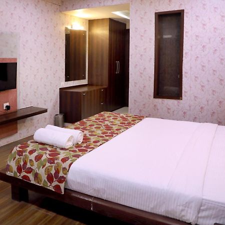 Hotel Pearls Aurangābād Extérieur photo