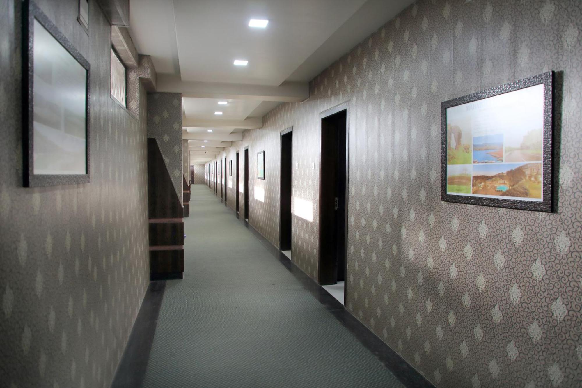 Hotel Pearls Aurangābād Extérieur photo