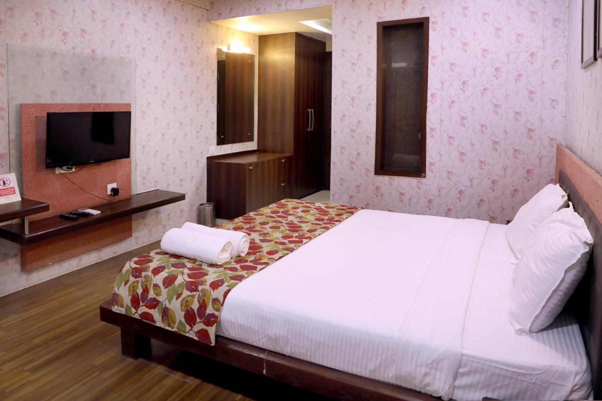 Hotel Pearls Aurangābād Extérieur photo