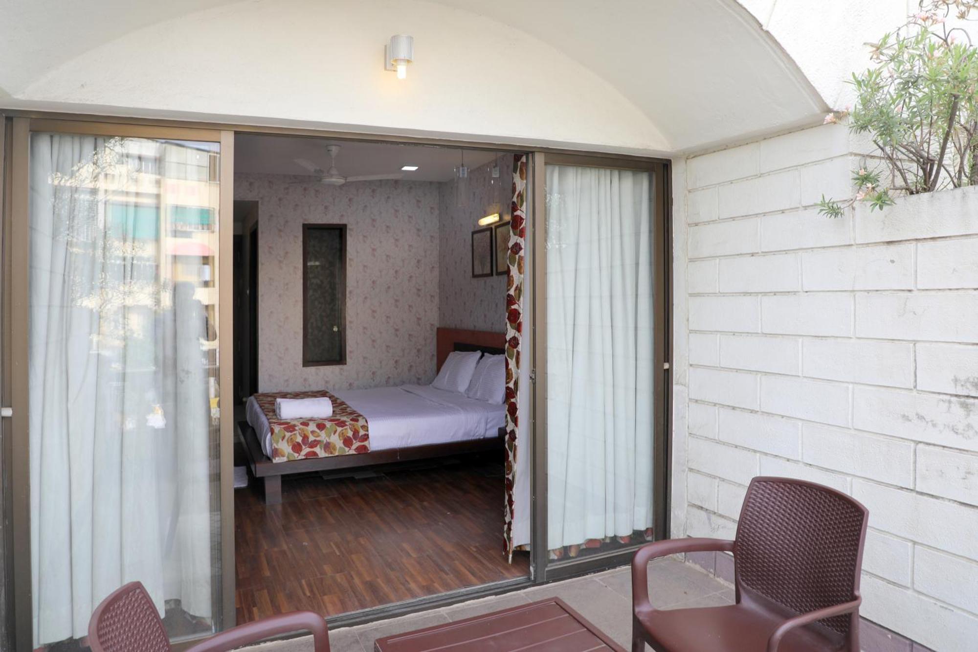 Hotel Pearls Aurangābād Extérieur photo