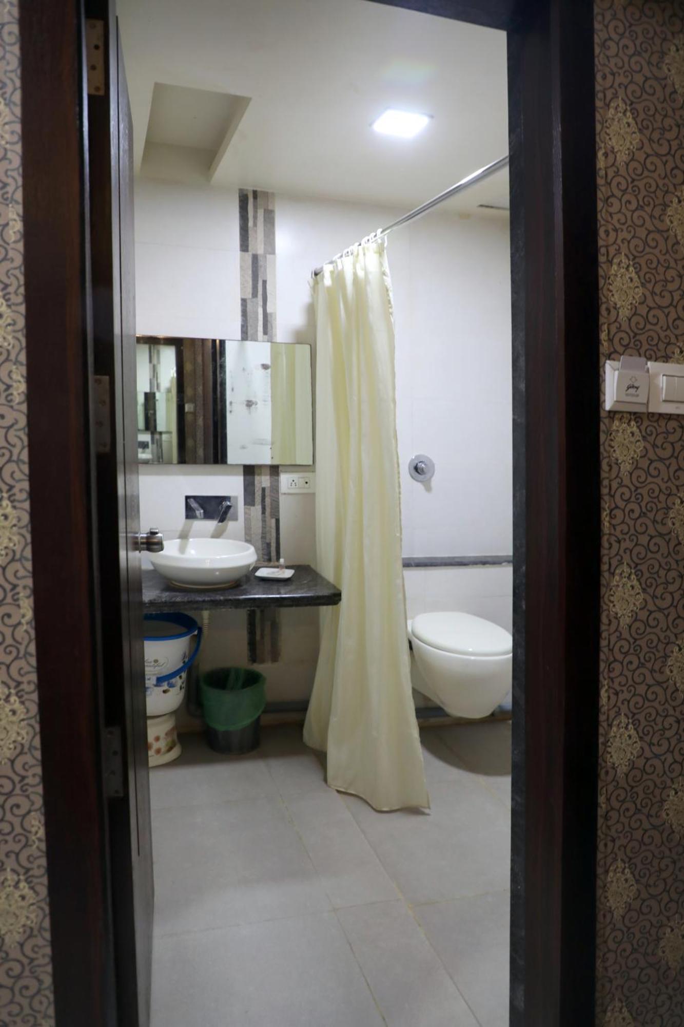 Hotel Pearls Aurangābād Extérieur photo