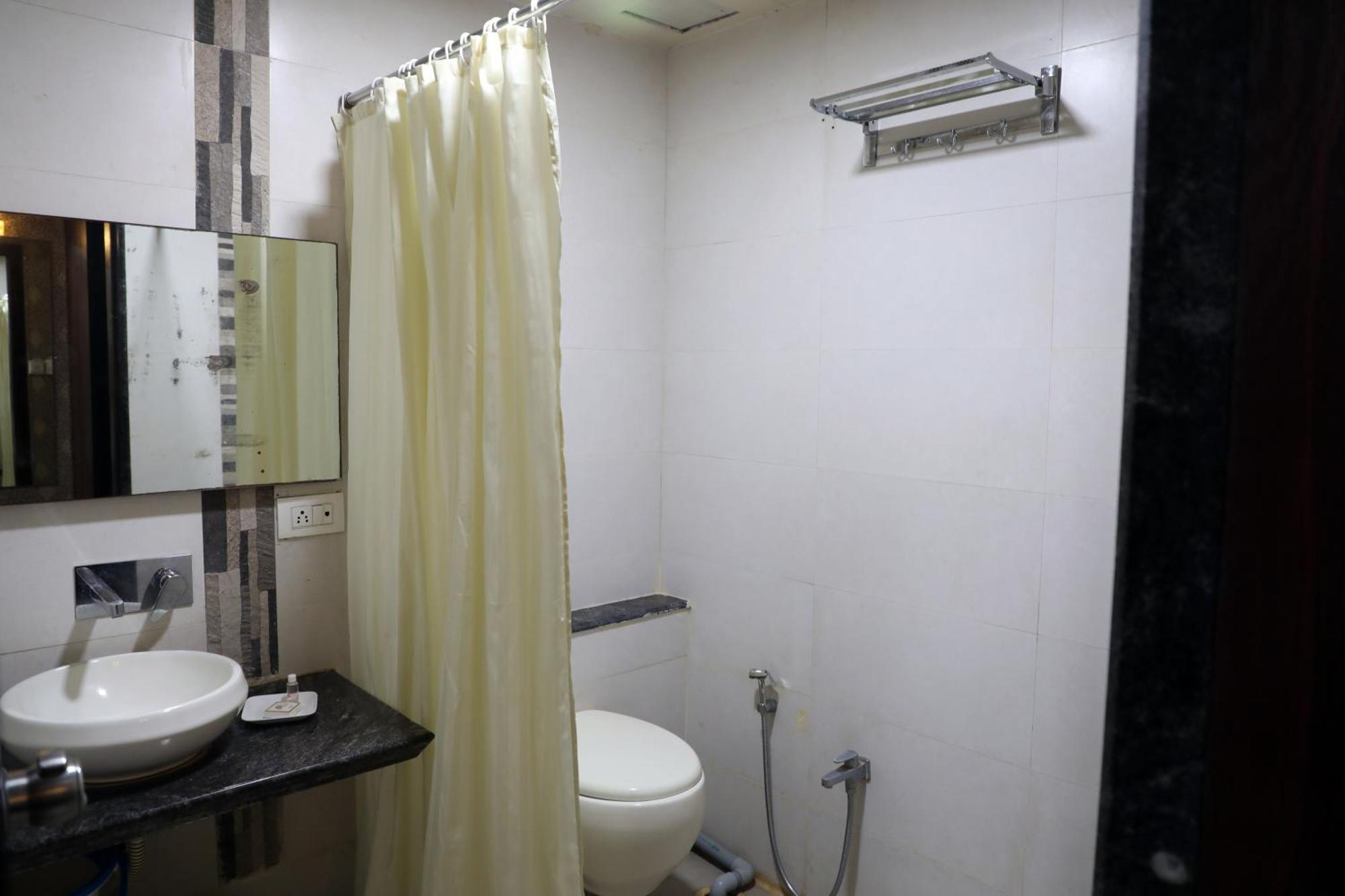 Hotel Pearls Aurangābād Extérieur photo