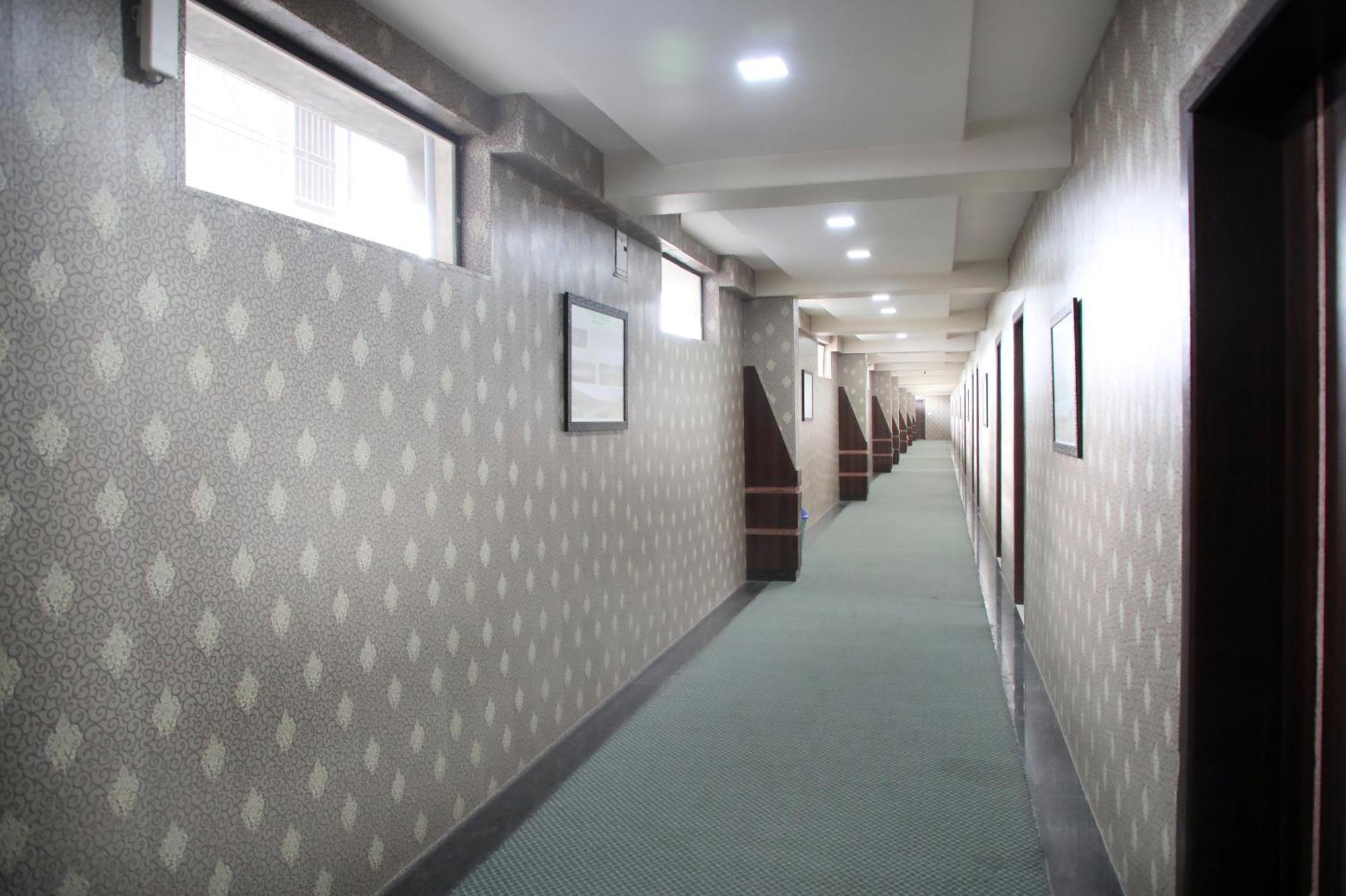 Hotel Pearls Aurangābād Extérieur photo