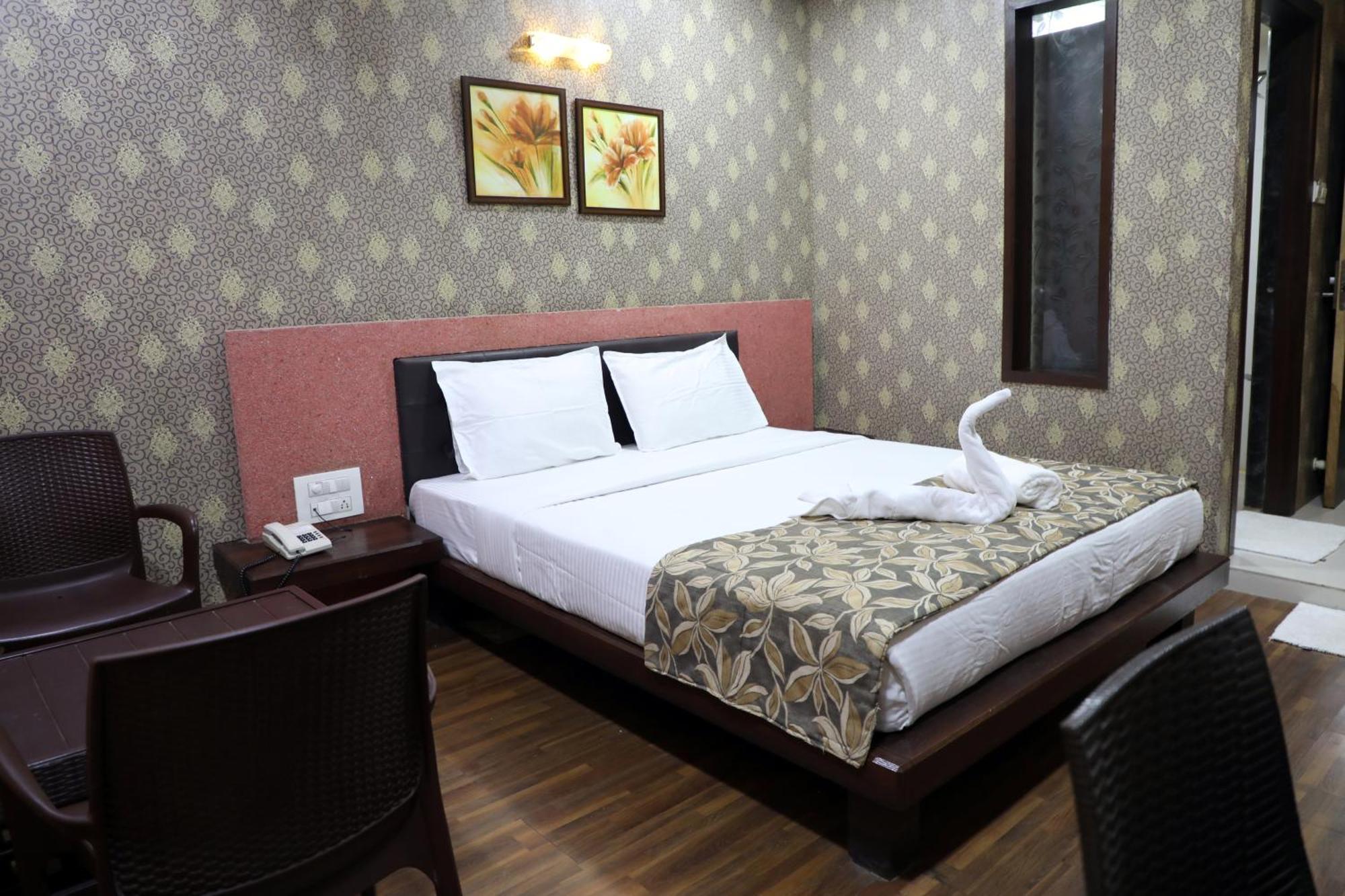 Hotel Pearls Aurangābād Extérieur photo