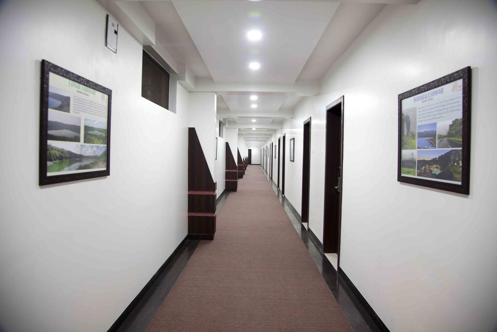 Hotel Pearls Aurangābād Extérieur photo