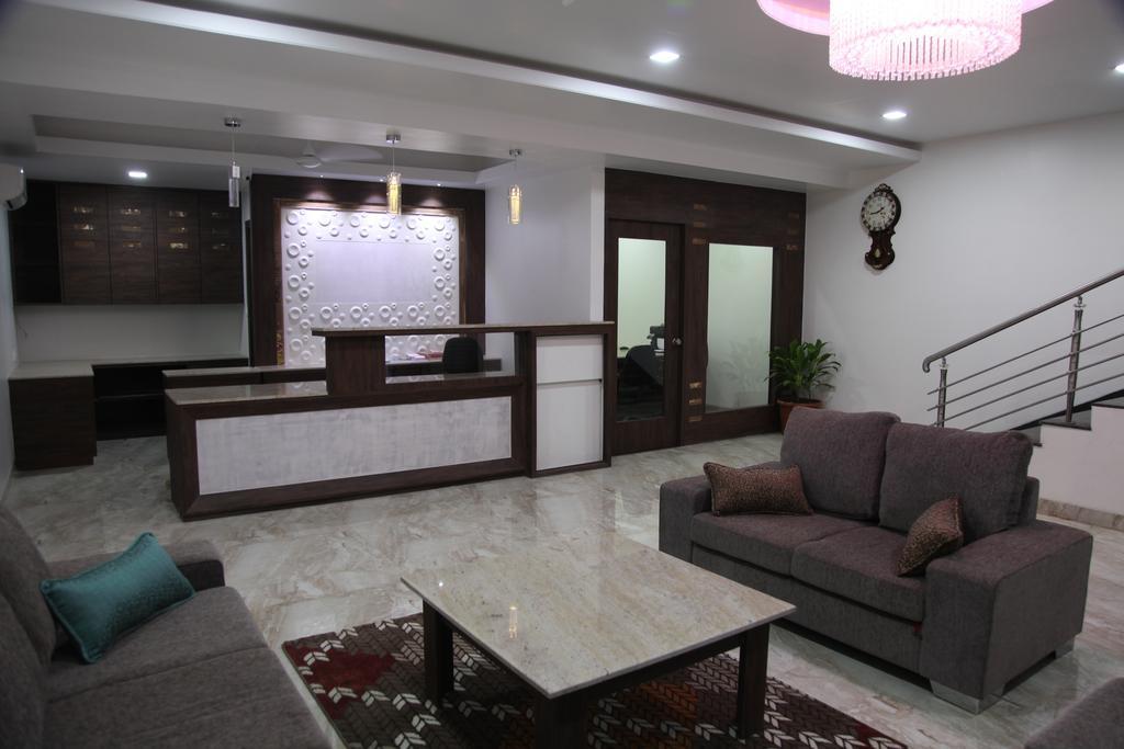 Hotel Pearls Aurangābād Extérieur photo