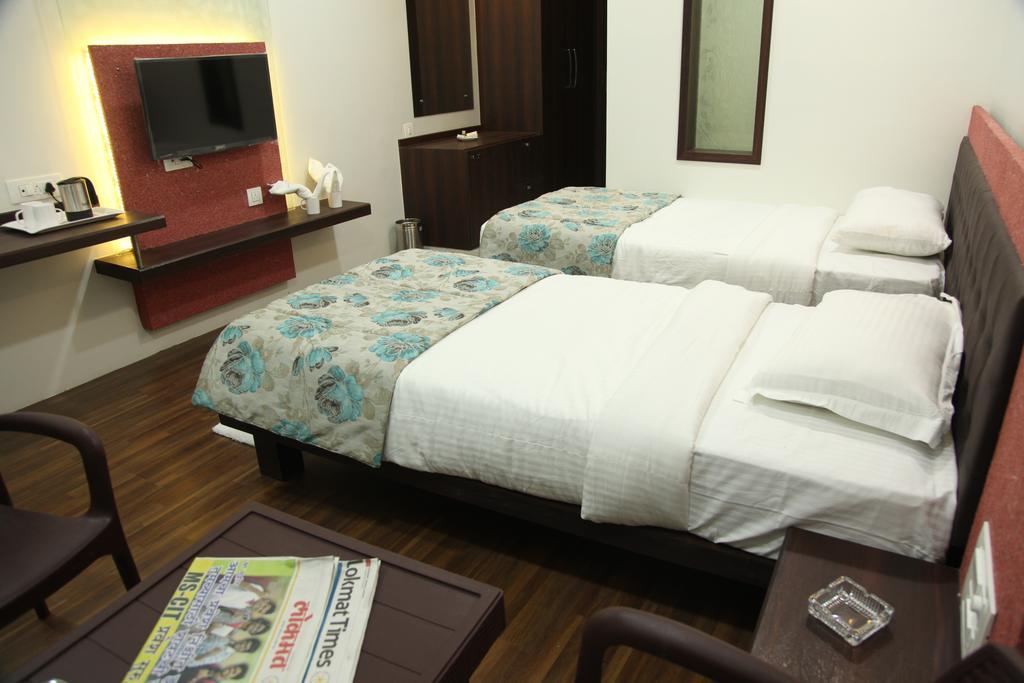 Hotel Pearls Aurangābād Extérieur photo