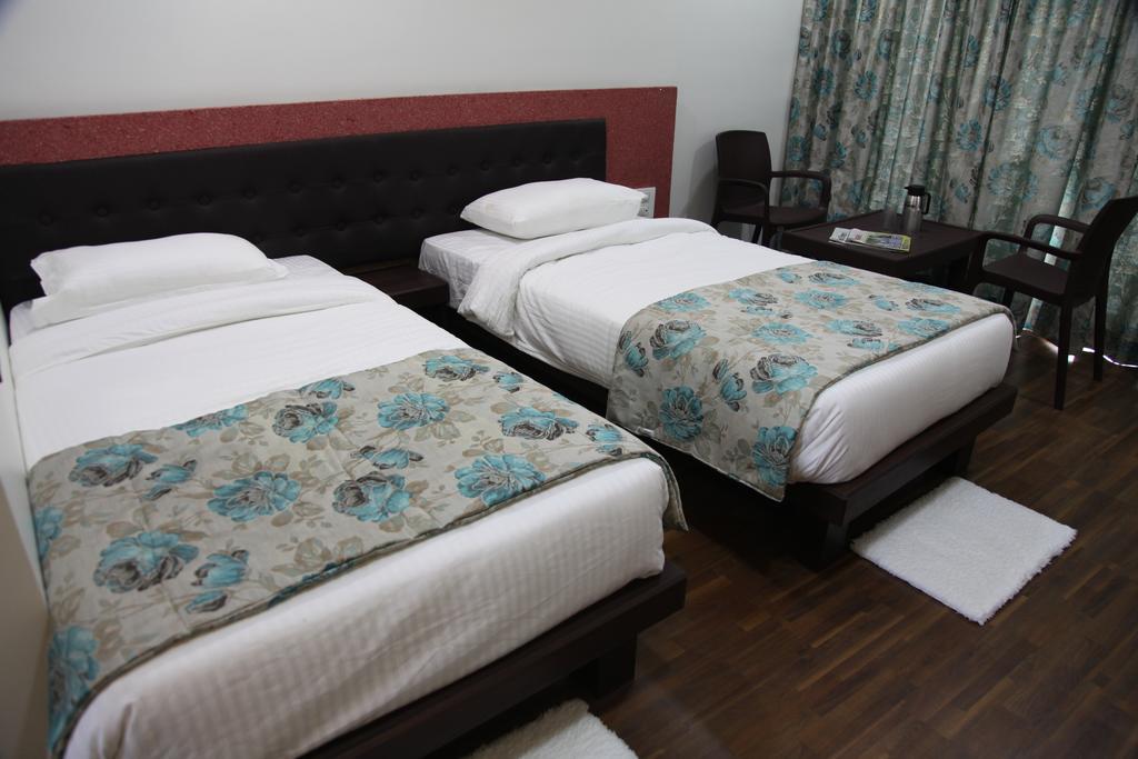 Hotel Pearls Aurangābād Extérieur photo