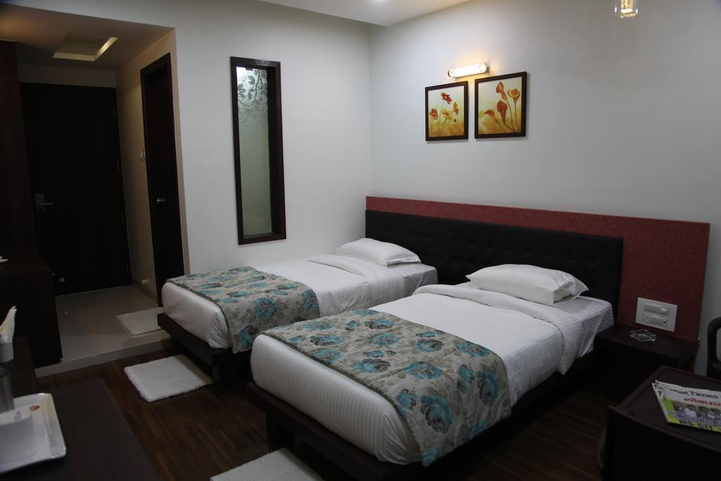 Hotel Pearls Aurangābād Extérieur photo