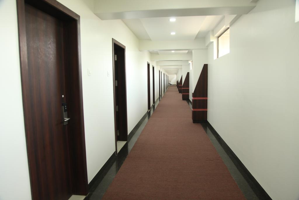 Hotel Pearls Aurangābād Extérieur photo