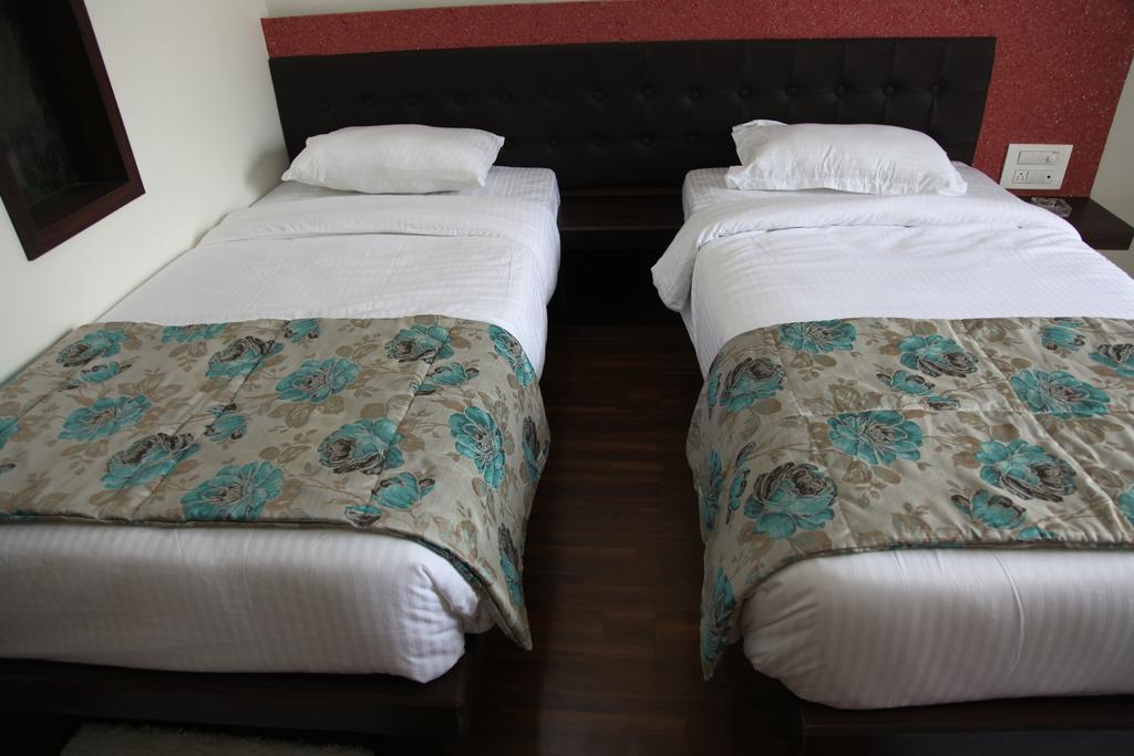 Hotel Pearls Aurangābād Extérieur photo