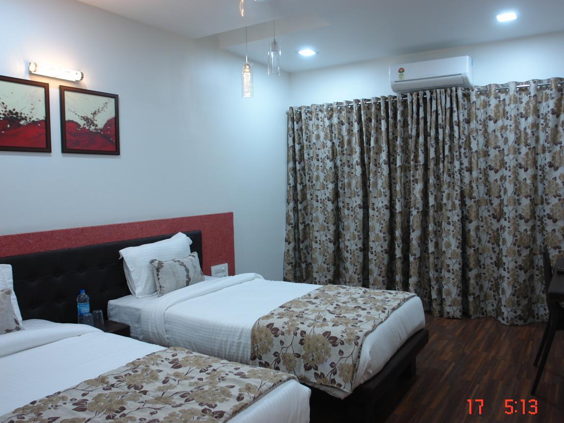 Hotel Pearls Aurangābād Extérieur photo
