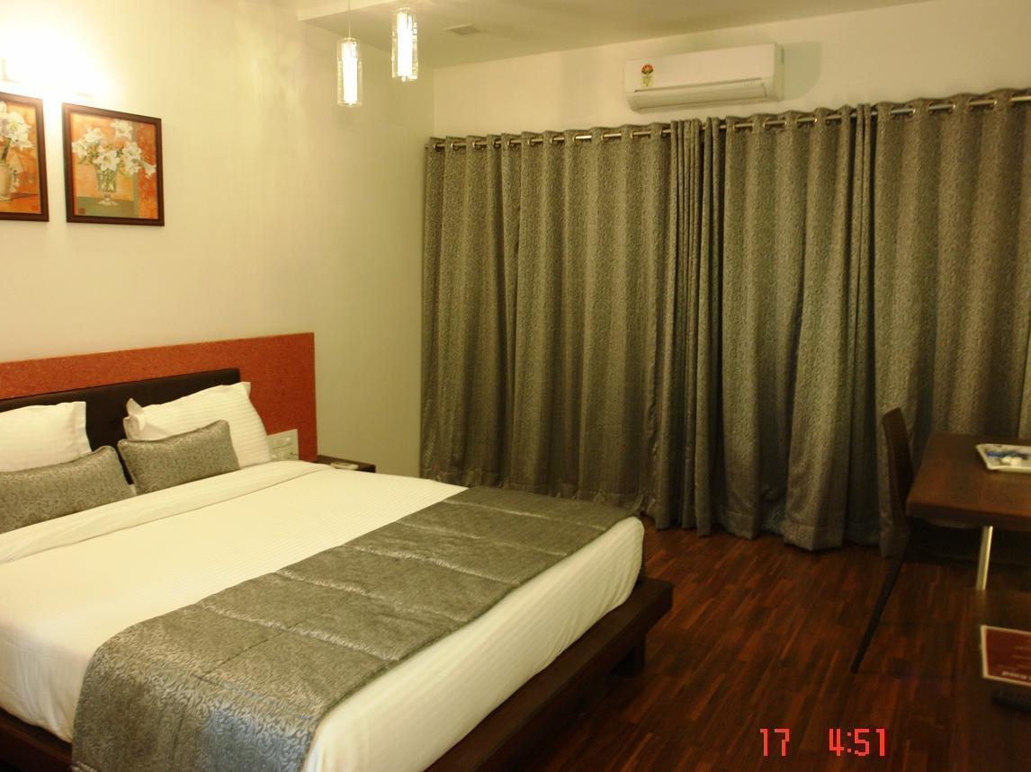 Hotel Pearls Aurangābād Extérieur photo